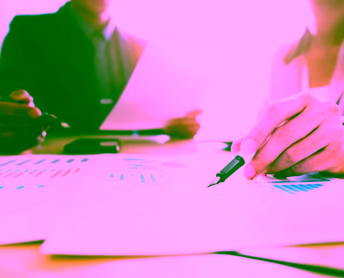 startups-business-teamwork-meeting-analyse-marketing-data_1421-133